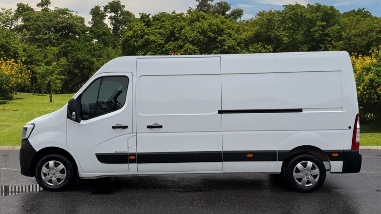 Renault Master Lwb Diesel Fwd LM35dCi 135 Business+ Medium Roof Van